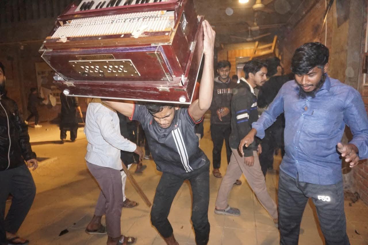 छायानौत संस्कृति भवन में तोड़फोड़ की गई आग लगाया गया