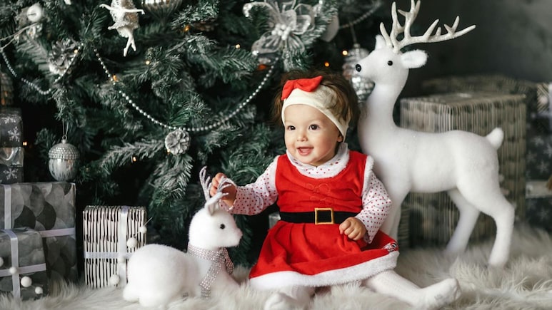 Christmas Dress for Baby Girls: अपनी नन्&zwj;ही परी को बनाएं सबसे अलग, आज ही ऑर्डर करें क्&zwj;यूट ड्रेसेज