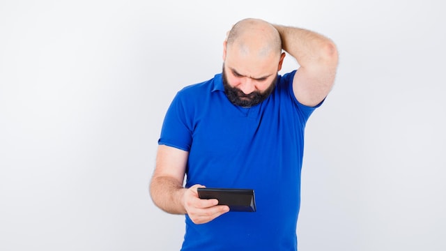 Neck And Back Pain In Your 20s? Your Smartphone Could Be The Real Culprit
