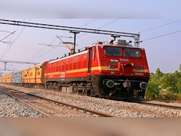 इंड‍िगो उड़ान रद्द होने के बाद रेलवे का बड़ा कदम, आज से अगले 3 दिनों में चलाएगा 89 विशेष ट्रेनें