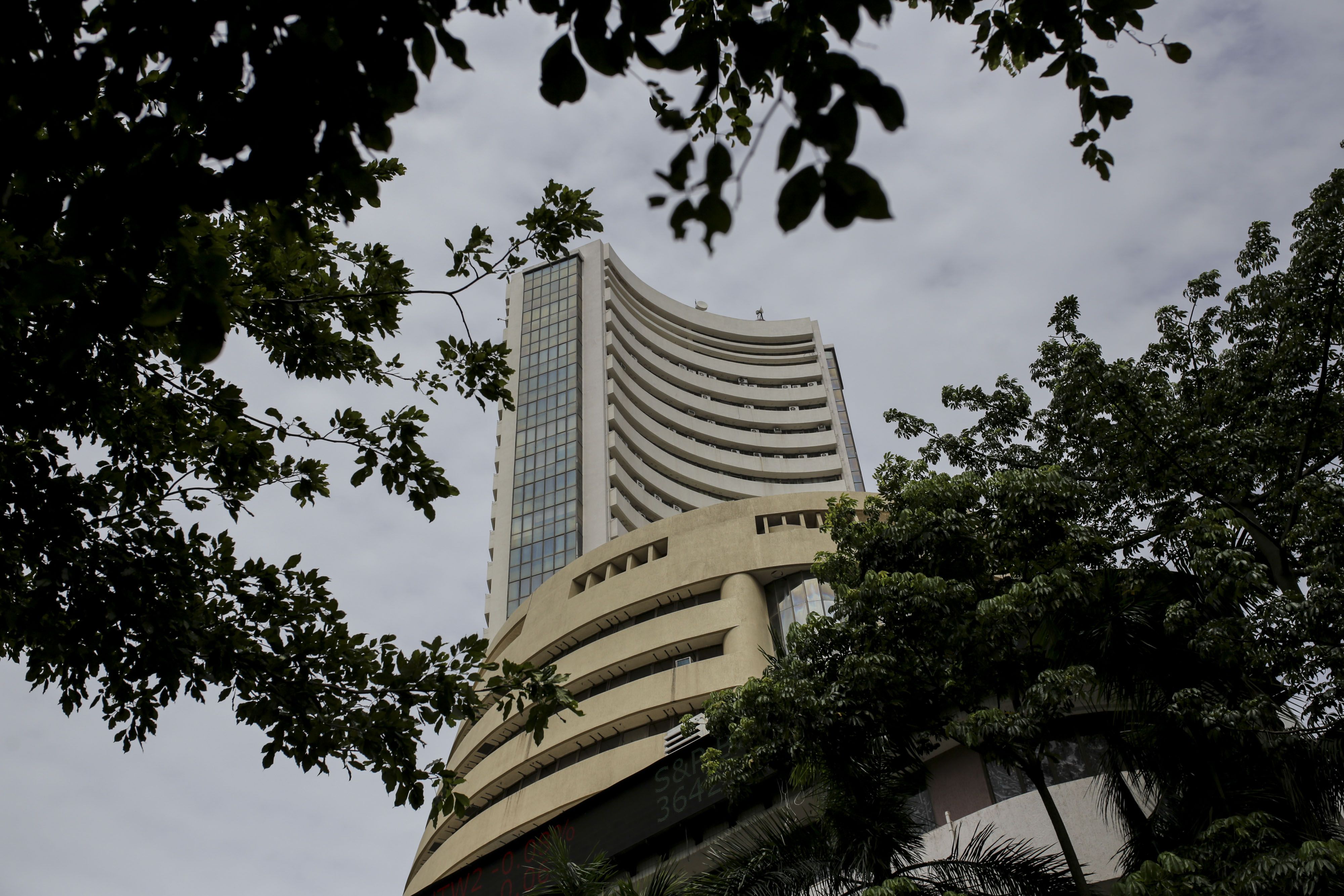 Sensex, Nifty End With Gains Led By Private Banks