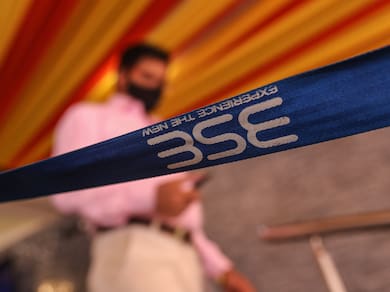 Stock Market Today: Sensex, Nifty End Mixed As ICICI Bank, ITC Lead; HDFC Twins Drag; FPIs Remain Net Buyers