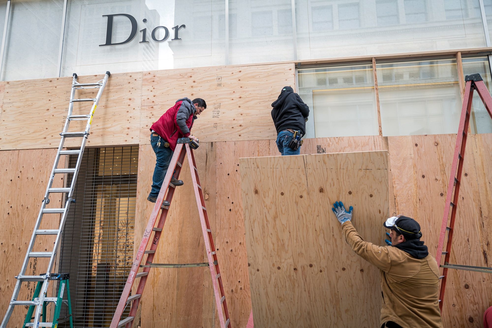World&rsquo;s Richest Man Eyes India&rsquo;s Luxury Market&nbsp;With Landmark Dior Show