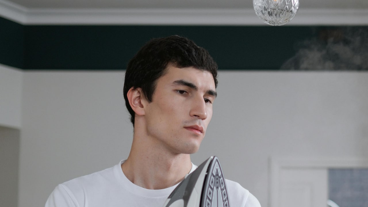 10 Steam Iron Mistakes That Ruin Clothes Silently