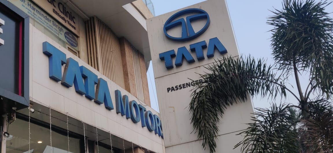 Tata Motors Q3 Review: &nbsp;JLR's Improved Volumes, Strong CV Operations To Aid Performance