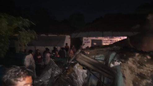 Sagar: लव जिहाद का सनसनीखेज मामला, बेटी को परेशान करने से रोका तो युवक ने घर में लगाई आग, 2 बेटों की मौत, बेटी भी झुलसी