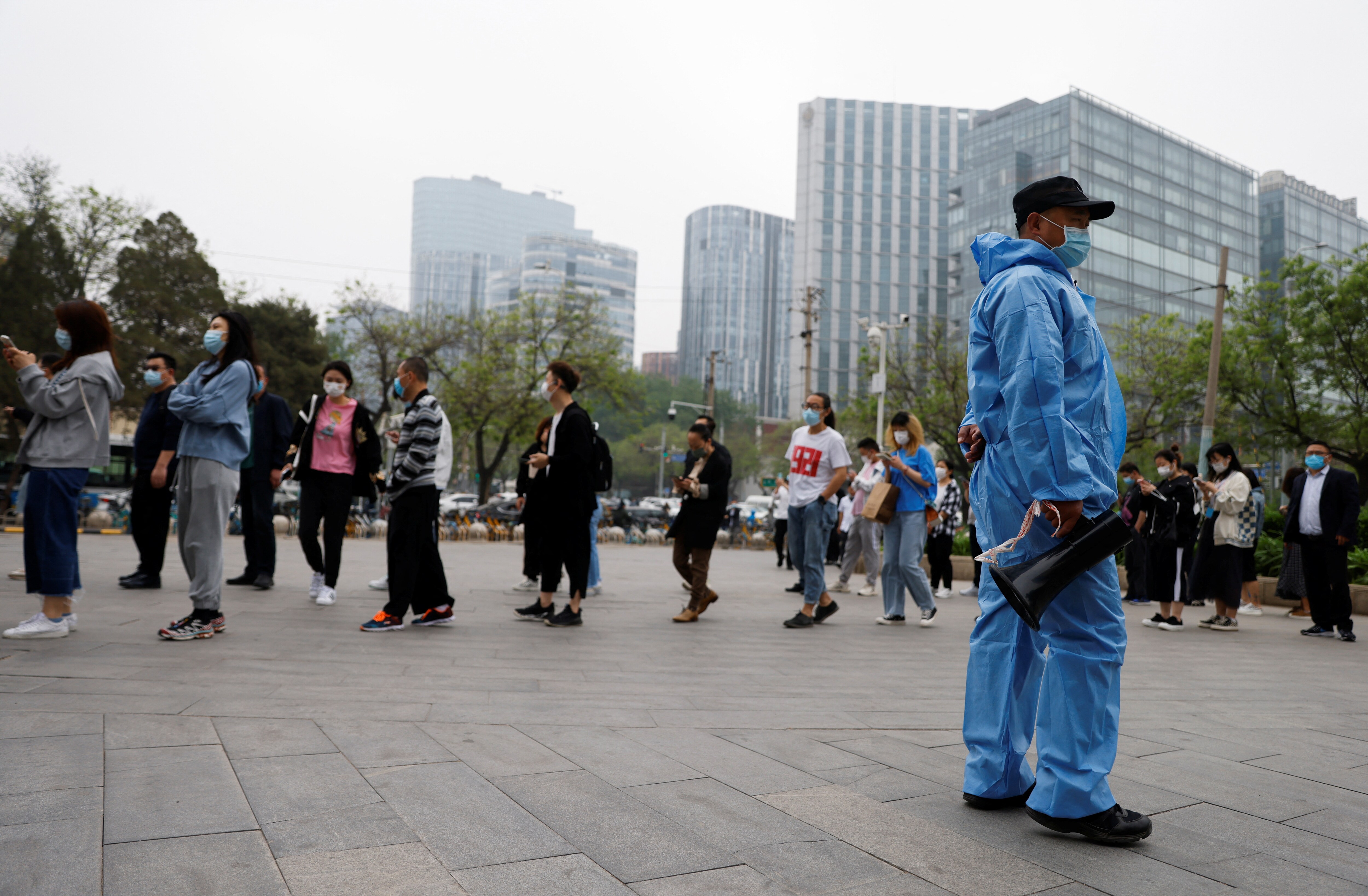 This Is How China Rounds Up Thousands of People for Quarantine
