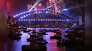 New Year Celebration Live : न्यूजीलैंड के ऑकलैड में नए साल का जश्न, 2026 के स्वागत में झूमते दिखे लोग