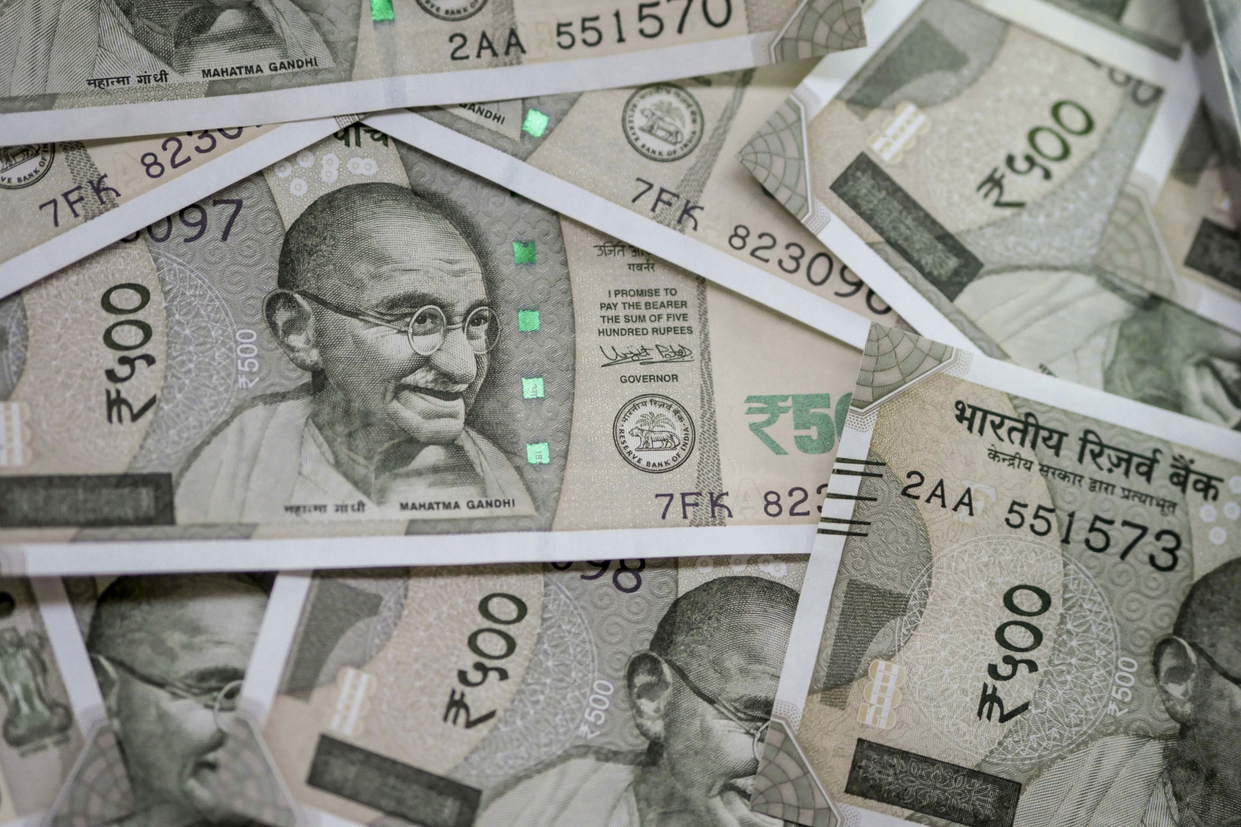 Live: Indian Rupee Ends 0.60% Higher At 75.81 Against U.S. Dollar

