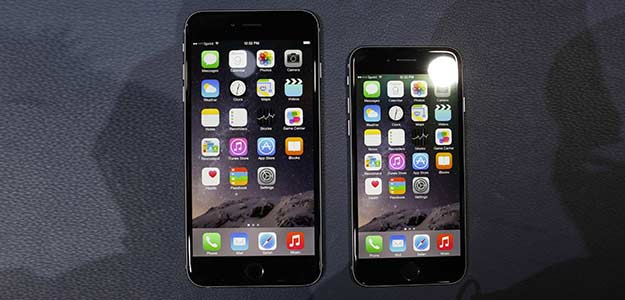 Apple Unveils Watch, Larger iPhones in Bid to Retake Innovation Crown