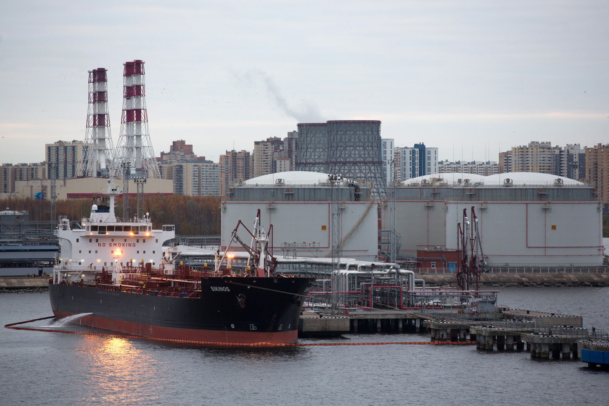 Russia&rsquo;s Main Oil Flows Signal Output May Finally Be in Sync with OPEC+ Pledge
