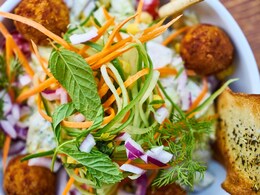 Nutritionist Shares A Festive Salad That Tastes Good Without The Guilt