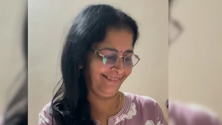 52 साल की उम्र में पहली कमाई,  यूट्यूब से महिला को आई इनकम, अकाउंट में पैसा आते ही क्या बोली