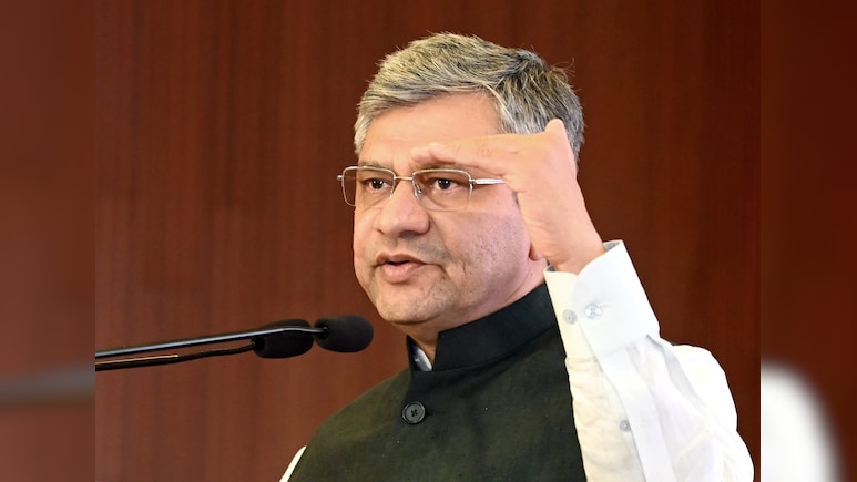 भारतीय रेलवे ने बनाया रिकॉर्ड, 99 प्रतिशत रेल नेटवर्क का किया इलेक्ट्रिफिकेशन