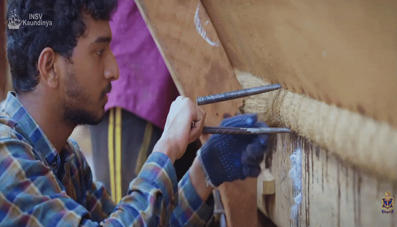 जूट की रस्सियों के जरिए कौंडिन्य के जोड़ों को जोड़ा गया है. 