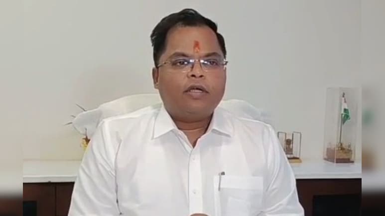 लापरवाही का भुगतना पड़ा अंजाम! इंदौर कलेक्टर ने तीन पटवारियों को किया निलंबित 