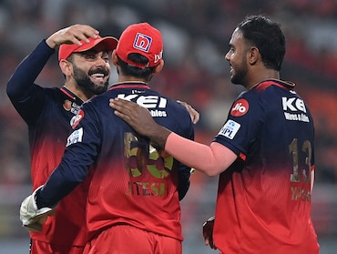 RCB च्या प्रमुख खेळाडूचा खेळ बिघडला; बलात्कार प्रकरणात धक्कादायक पुरावे समोर, कोर्टानेही फटकारलं