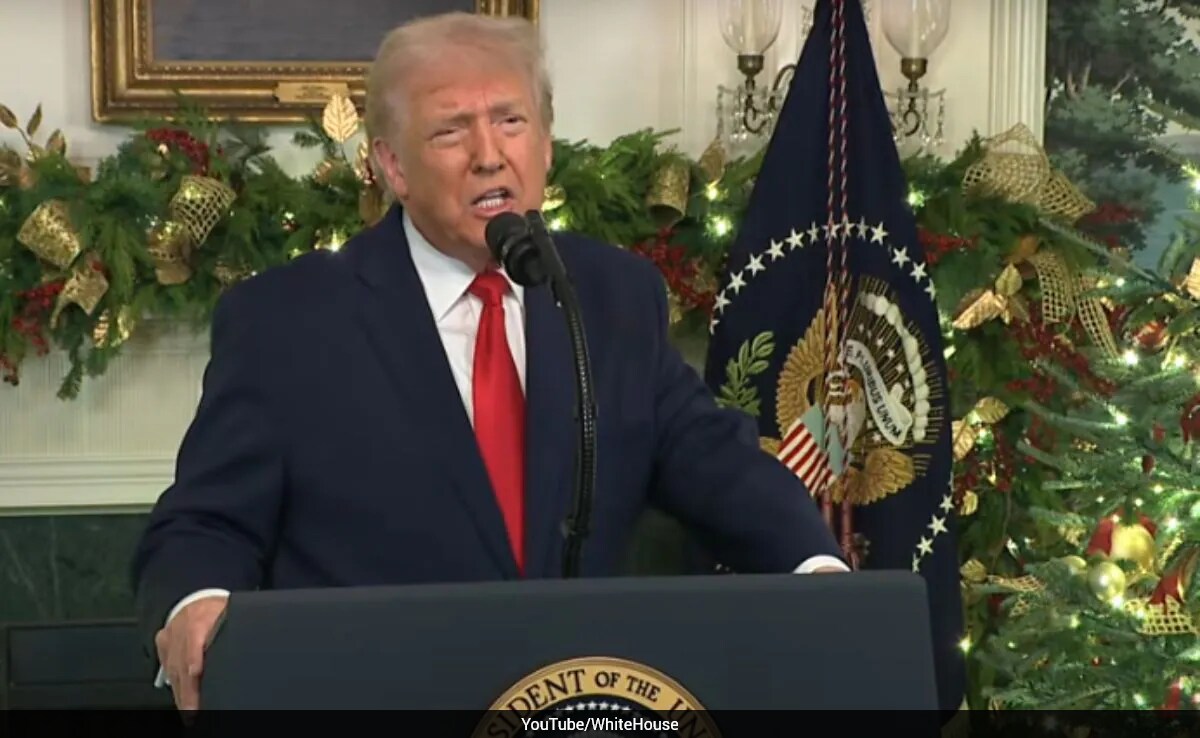 Trump Announces Economic Plans, Troops' Bonus