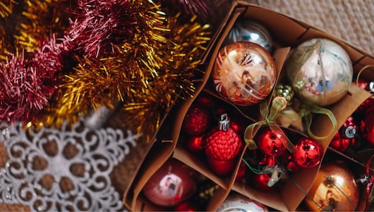 Christmas Tree Decoration Items: घर को दें फेस्टिव लुक, हर कोई हो जाएगा इंप्रेस