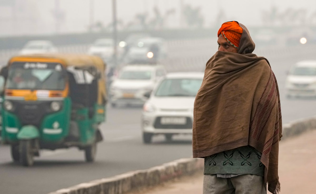 दिल्ली-NCR में कोहरे का कहर जारी है. 