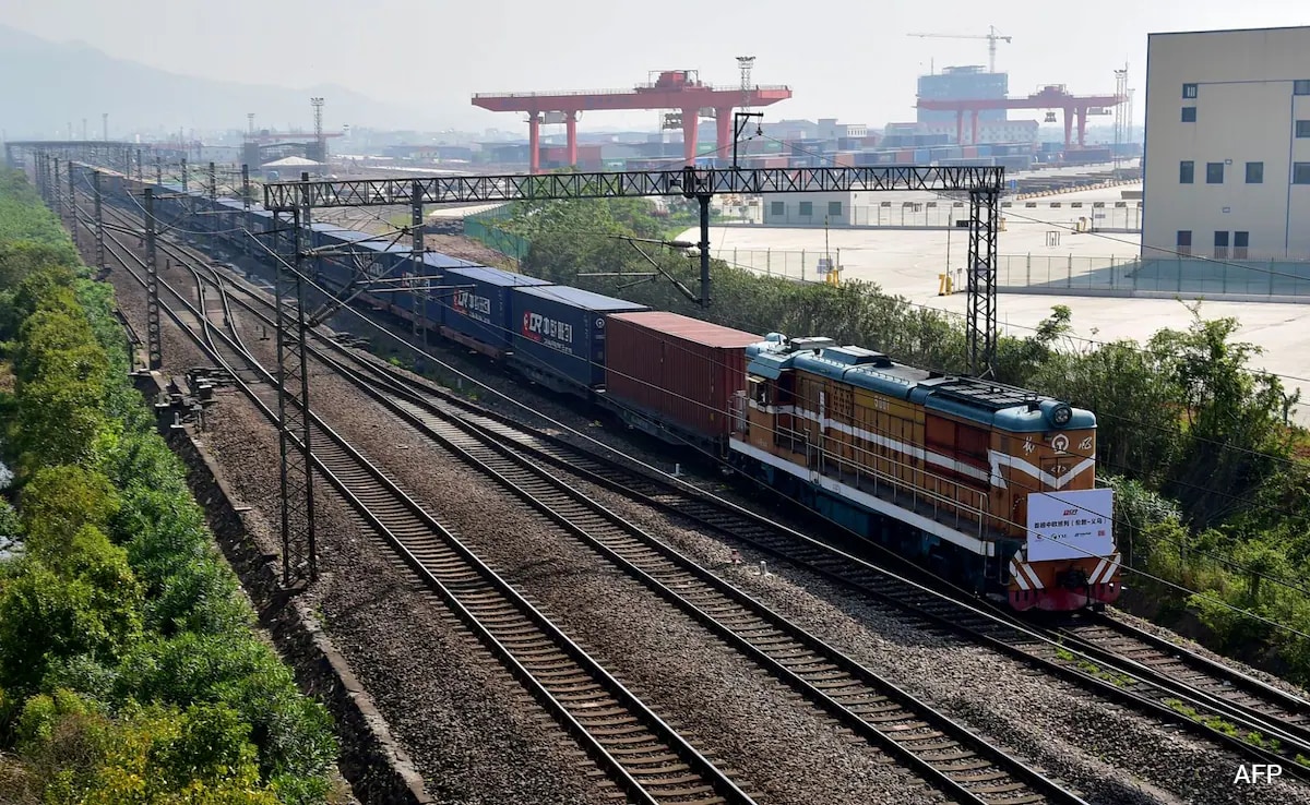 https://c.ndtvimg.com/2025-12/3uivepng_china-freight-train-afp_625x300_09_December_25.jpeg
