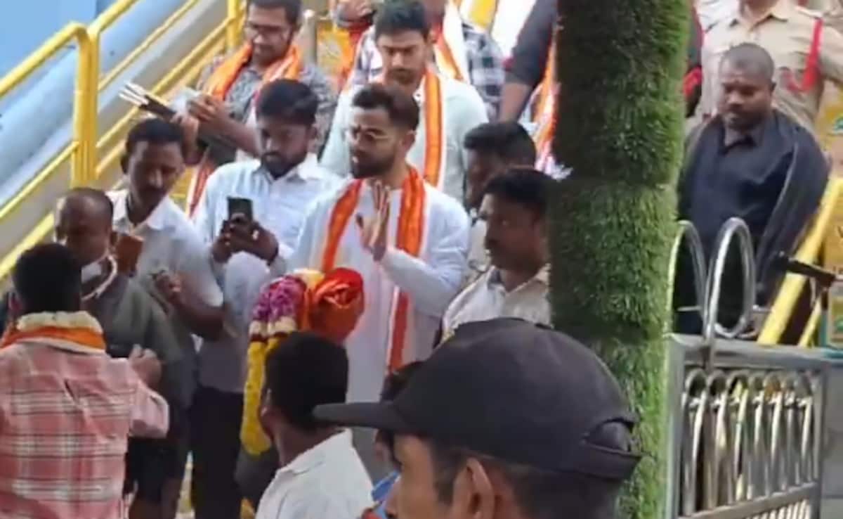 Virat Kohli, Washington Sundar Offer Prayers At Simhachalam Temple In Visakhapatnam