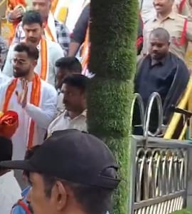 Virat Kohli, Washington Sundar Offer Prayers At Simhachalam Temple In Visakhapatnam