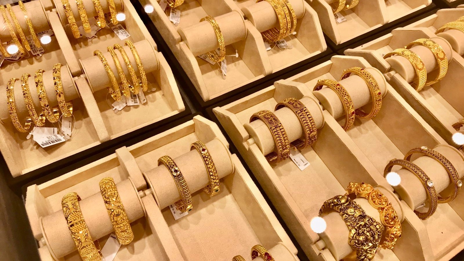 Kalyan Jewellers Shares Surge After Q2 Consolidated Revenue Jumps 27%
