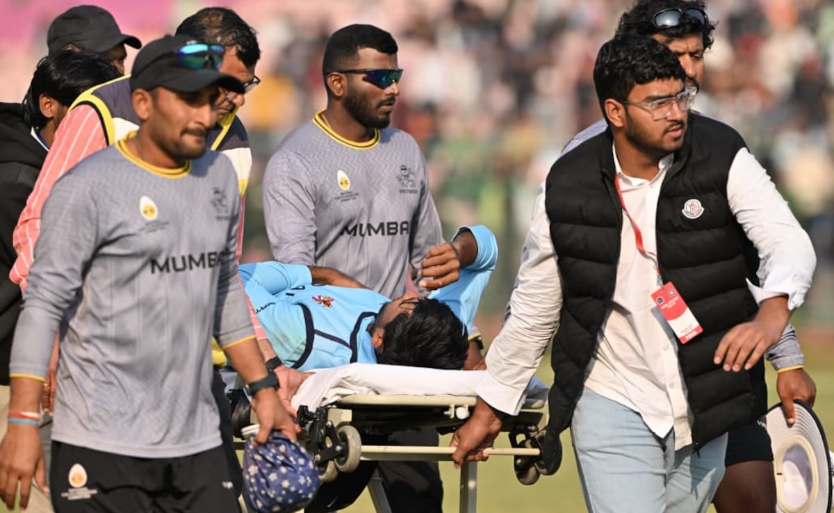 VHT 2025: मुंबई के स्टार क्रिकेटर को लगी गंभीर चोट, CT स्कैन के लिए भेजा गया हॉस्पिटल, KKR के लिए खेल चुके दो सीजन