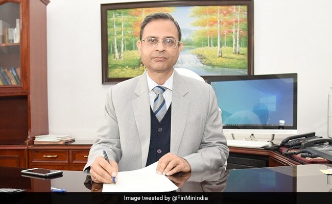 Sanjay Malhotra Takes Charge As Revenue Secretary
