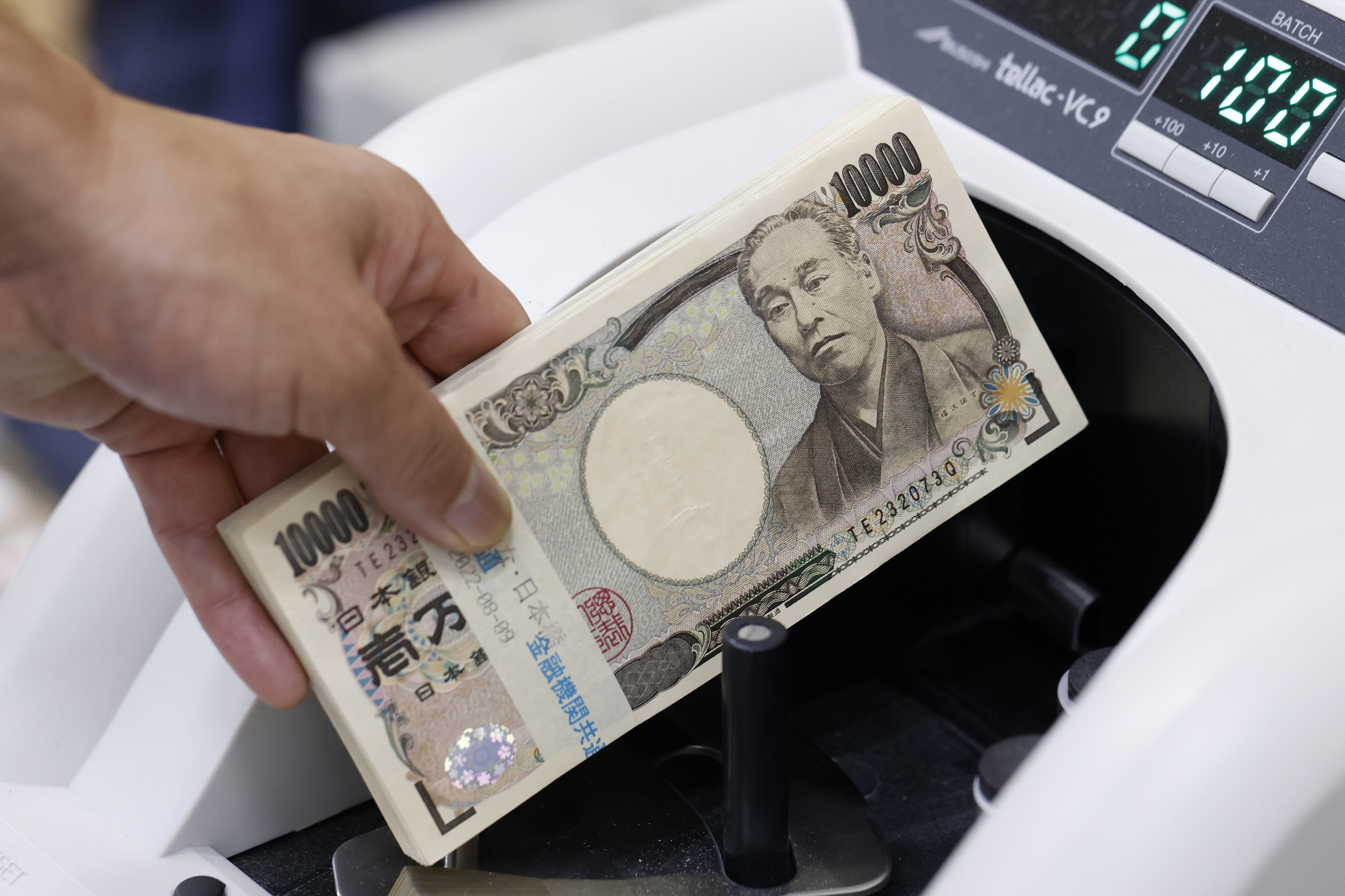 Yen Breaches Key 150 Level As Bets On Smaller Yield Gap Increase