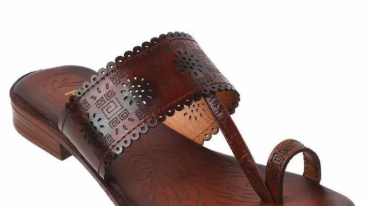 Kolhapuri Flats Or Cushion Sandals: We Explain Which One Offers Better All-Day Comfort To You. Kolhapuri Flats Or Cushion Sandals: We Explain Which One Offers Better All-Day Comfort To You.