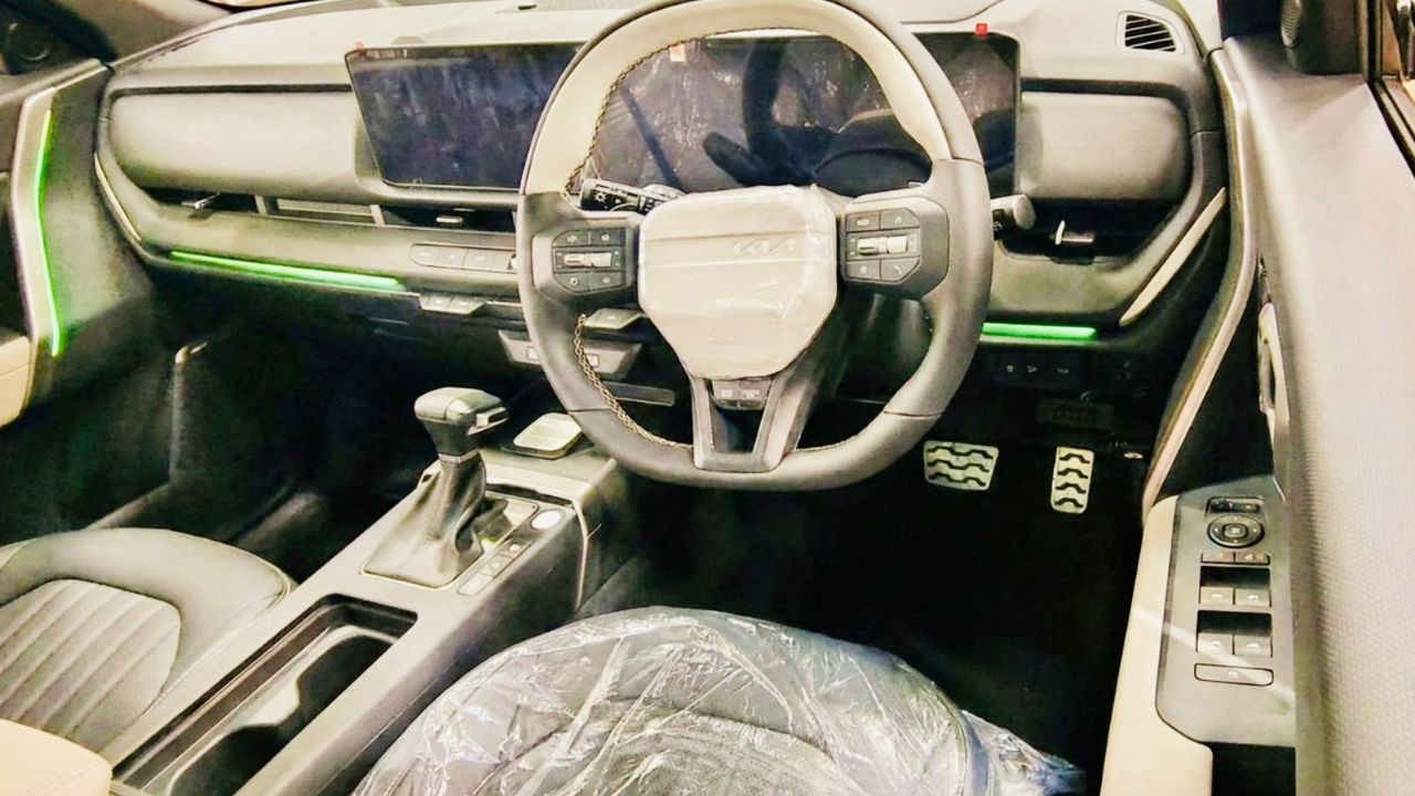 New-Gen Kia Seltos Interior Spied New-Gen Kia Seltos Interior Spied