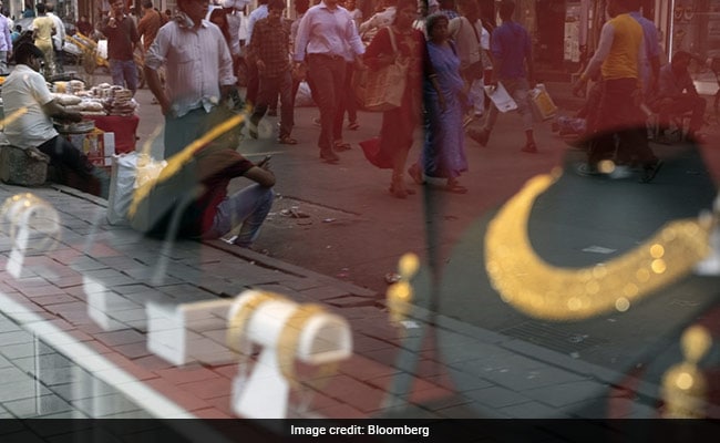 India Hit By Emerging Market Investor Exodus As Rupee Tumbles