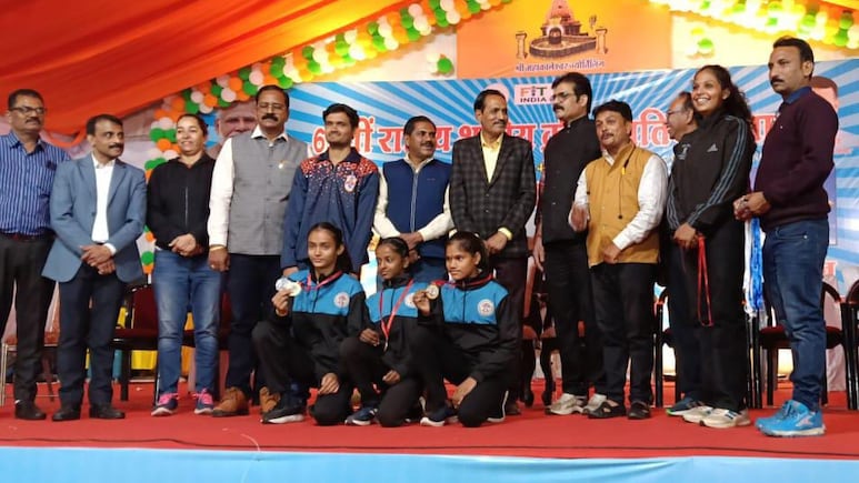 मजदूर की बेटी का कमाल: मलखंभ में जीता गोल्ड अवॉर्ड, सागर की रुचि पाल ने राष्ट्रीय शालेय खेल प्रतियोगिता में MP का नाम किया रोशन