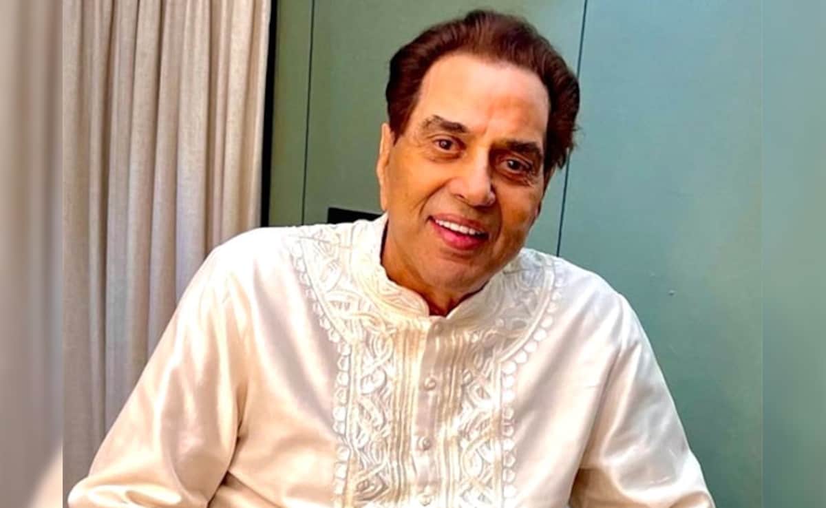 Deols To Celebrate Dharmendra's 90th Birth Anniversary With Fans At His Mumbai Bunglow