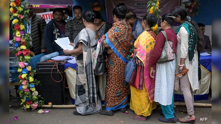 Will Bengal Complete SIR In Time? 33 Lakh Notices Yet To Be Published