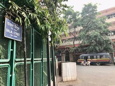 Share Market Today: Sensex Falls More Than 200 Points, Nifty Below 18,700; FPIs Stay Net Sellers