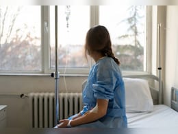 मरने के बाद 7 मिनट के लिए दूसरी दुनिया में चली गई महिला, पिता बने फरिश्ता और बचा ली जान