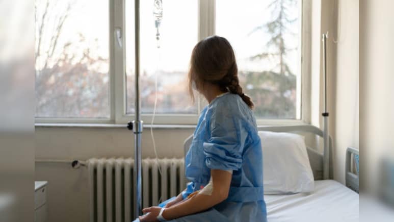 मरने के बाद 7 मिनट के लिए दूसरी दुनिया में चली गई महिला, पिता बने फरिश्ता और बचा ली जान