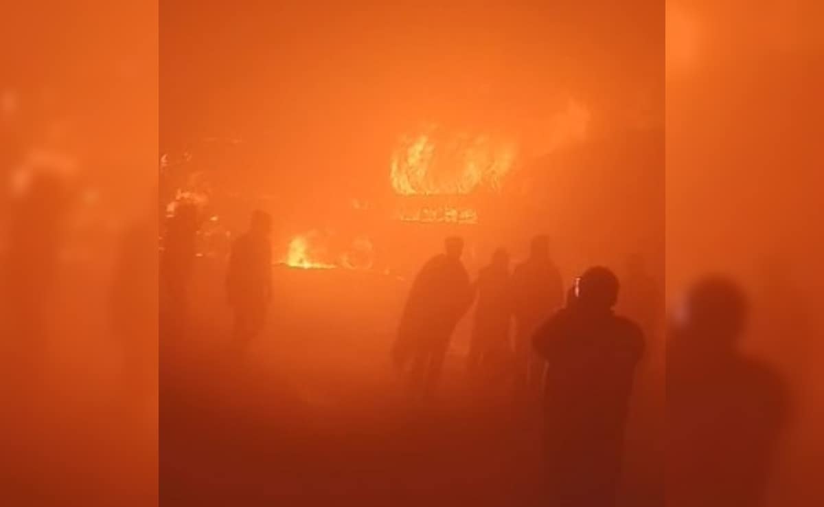 10 Buses, Cars Crash, Catch Fire Amid Fog On Delhi-Agra Expressway, 4 Dead
