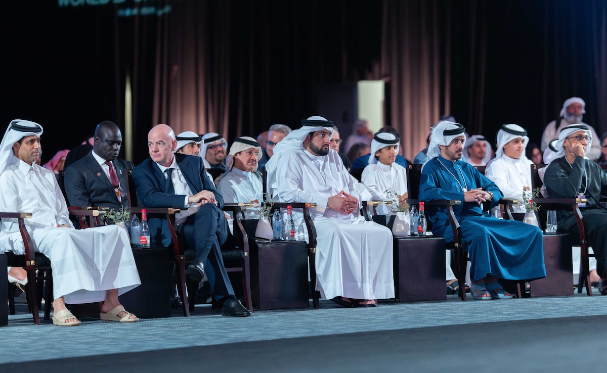 Hamdan Bin Mohammed Meets With FIFA President On The Sidelines Of The World Sports Summit In Dubai