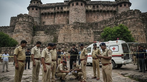 DRDO छोड़ IAS की तैयारी कर रही शीतल ने क्यों चुन ली मौत? पिता की मौत के बाद अटकी शादी, टूटा हौसला!