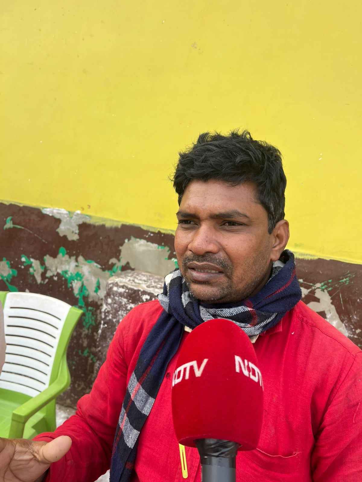 अतहर हुसैन के भाई. अतहर हुसैन के भाई.