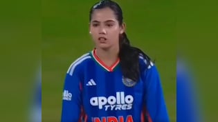 टीम इंडिया में आते ही फैंस पर चल गया वैष्णवी शर्मा का जादू, डिटेल से जानें युवा बॉलर के बारे में, देखें तस्वीरें