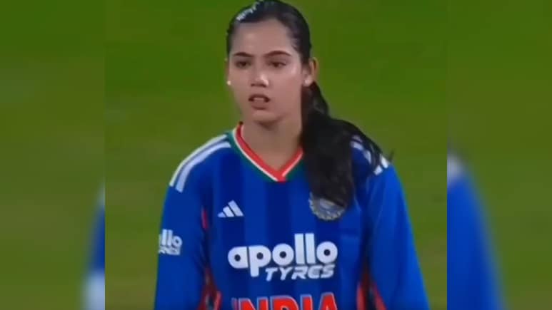 टीम इंडिया में आते ही फैंस पर चल गया वैष्णवी शर्मा का जादू, डिटेल से जानें युवा बॉलर के बारे में, देखें तस्वीरें