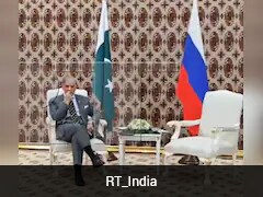 After 40-Minute Wait, Pakistan PM Gate-Crashes Putin's Closed-Door Meeting