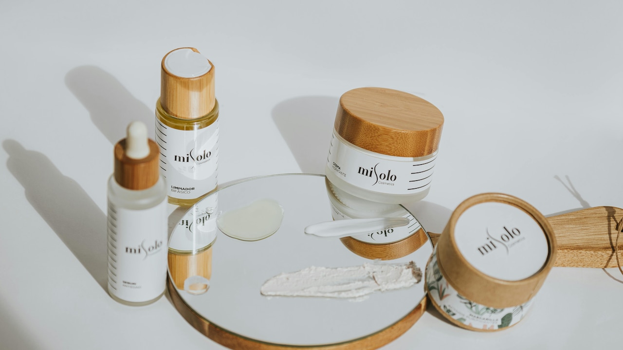 The Right Way to Layer Serums: A Complete Guide for Visible Results The Right Way to Layer Serums: A Complete Guide for Visible Results