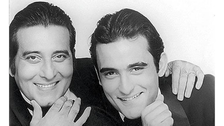 अक्षय खन्ना के सौतेले छोटे भाई की 5 फोटो, हाइट से लेकर लुक्स में लगते हैं पापा विनोद खन्ना की कॉपी, फैंस बोले- हैंडसम बॉय