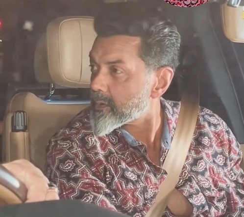 पापा धर्मेंद्र को कुछ यूं दिल में बसाए बैठें हैं बॉबी देओल, सलमान की बर्थडे पार्टी में पहनी उनकी पुरानी शर्ट